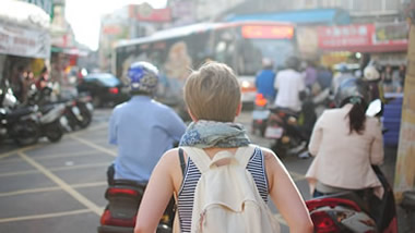 Gruppi e comitive si possono spostare grazie al nostro servizio eseguito con moderni e confortevoli bus e minibus.