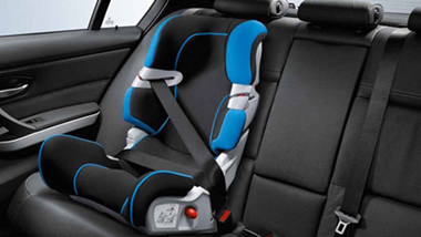 Transfers speciali con mezzi spaziosi e adatti alle tue esigenze. Trasporta sui nostri mezzi le tue attrezzature sportive e i tuoi animali, ovunque sia la tua destinazione. Ford Tourneo, Mercedes V250.